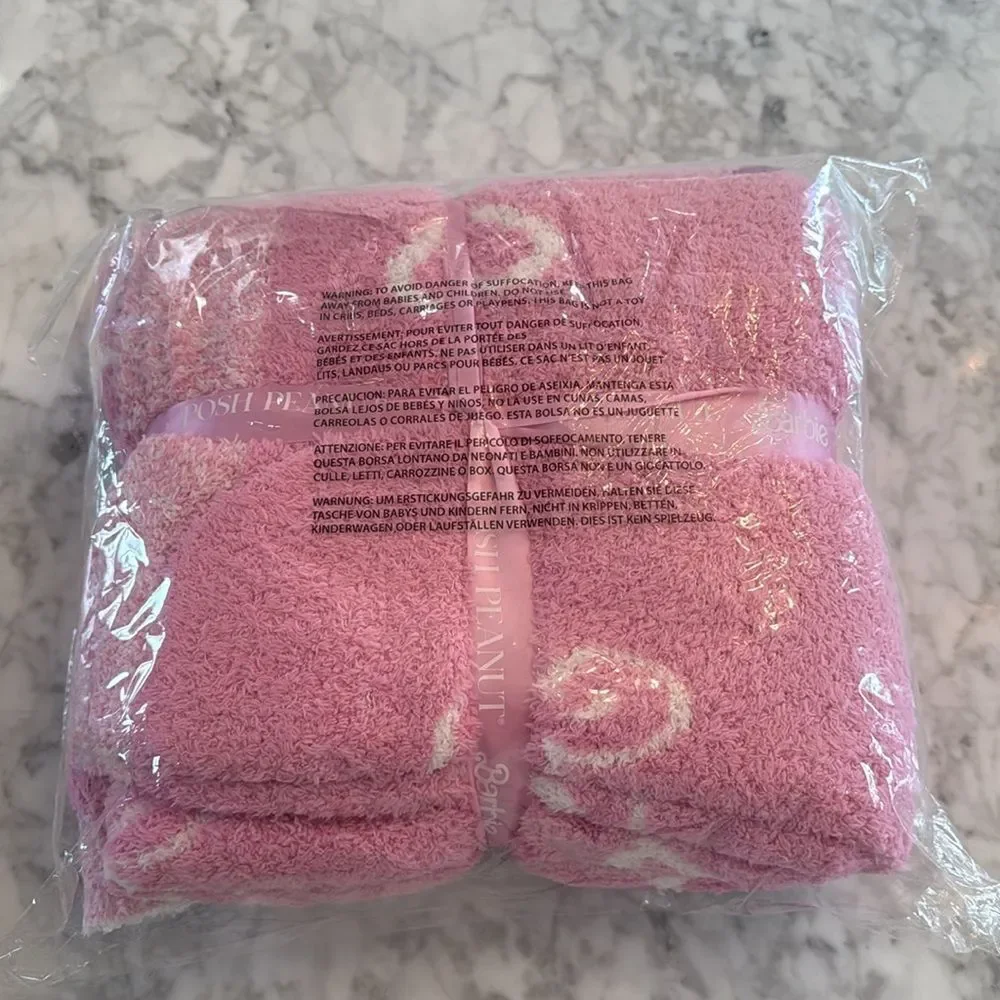 NWT POSH PEANUT BARBIE LOVE LUXE CUDDLE PATOO- JACQUARD BLANKET